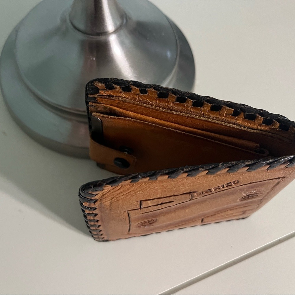 Vintage Mexico Bifold Wallet Brown Tooled Leather Aztec Calendar Handcrafted - Picture 6 of 6